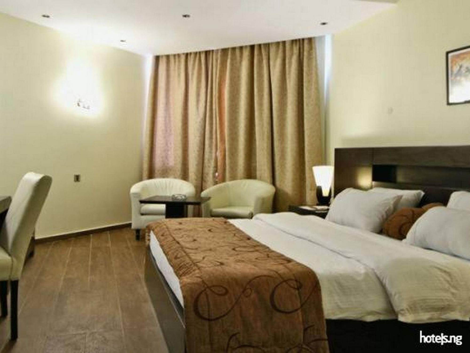 Room In Lodge - Hotel Presidential Port Harcourt Εξωτερικό φωτογραφία